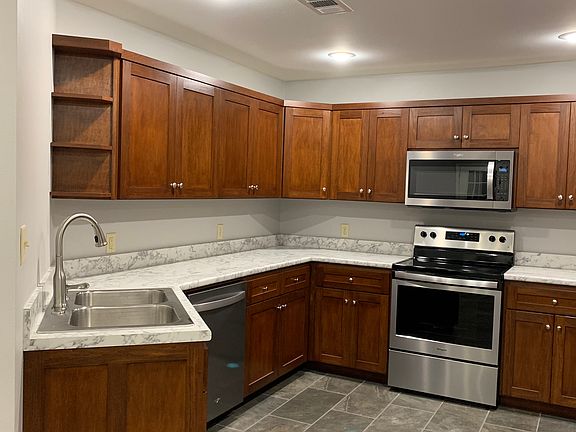 3rd image of 231 Cedar Creek Dr