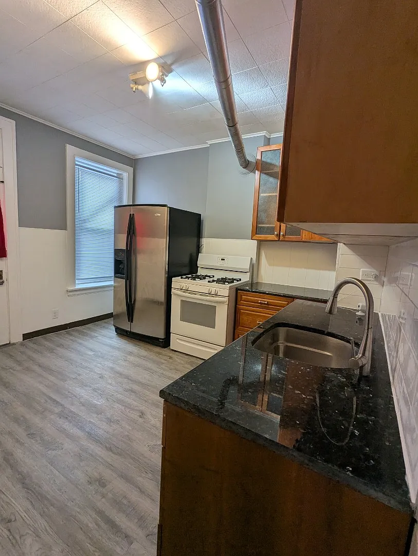 11339 S Langley Ave 2BR Apartment — Photo 3