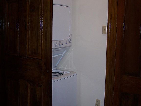 3rd image of 1131 Marengo St