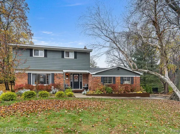 4781 Parview Dr, Clarkston, MI 48346