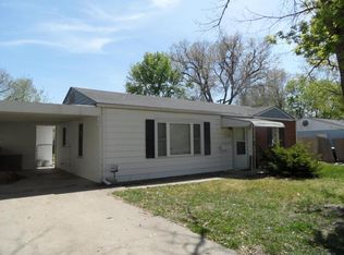 2116 SW Morningside Rd, Topeka, KS 66614