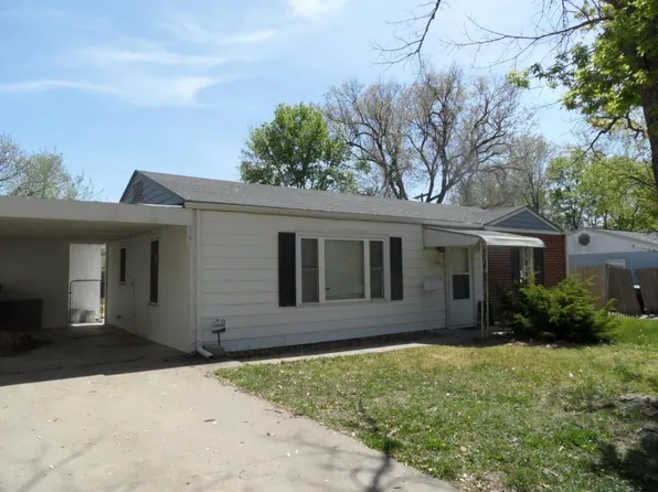 2116 SW Morningside Rd, Topeka, KS 66614