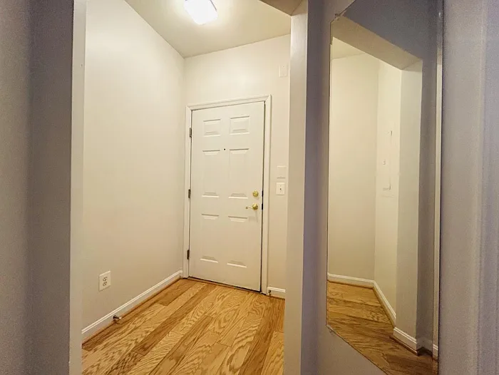 1 bed, 1.0 bath, 731 sqft, $1,900 — Photo 4