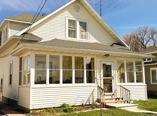 1238 Dodgeville St, Highland, WI 53543