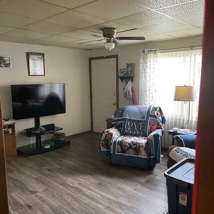 2nd image of 1925 Taylor Ave