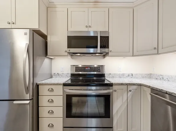 5 Colonial Dr APT 2, Andover, MA 01810