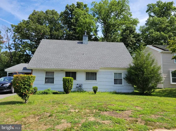 174 Pennypacker Dr, Willingboro, NJ 08046