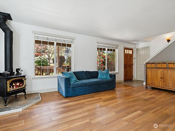 4th image of 4275 Siana Place SE