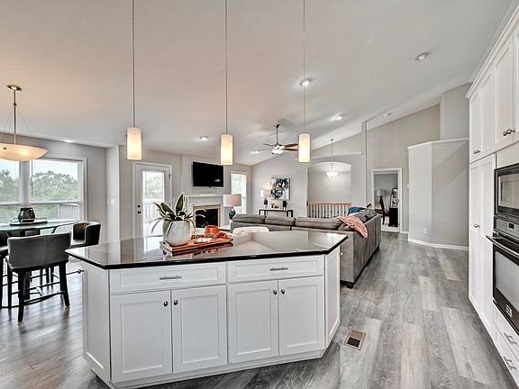 5th image of 5048 Loch Dr