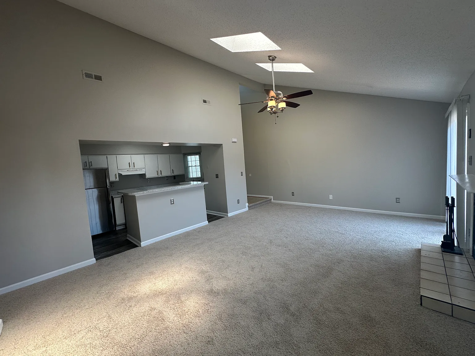 2 bed, 1022 sqft, $1,895 — Photo 4