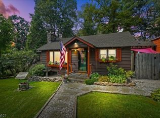 212 Annisquam Rd, Highland Lakes, NJ 07422