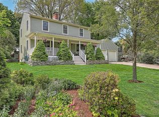 1 Hope Ct, Barrington, RI 02806