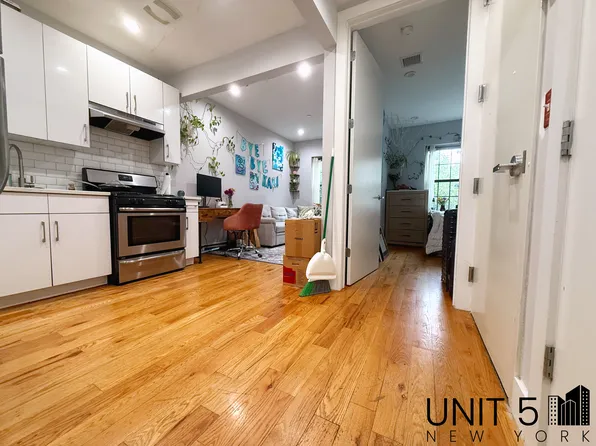 586 Bainbridge Street 3B image 1 of 7