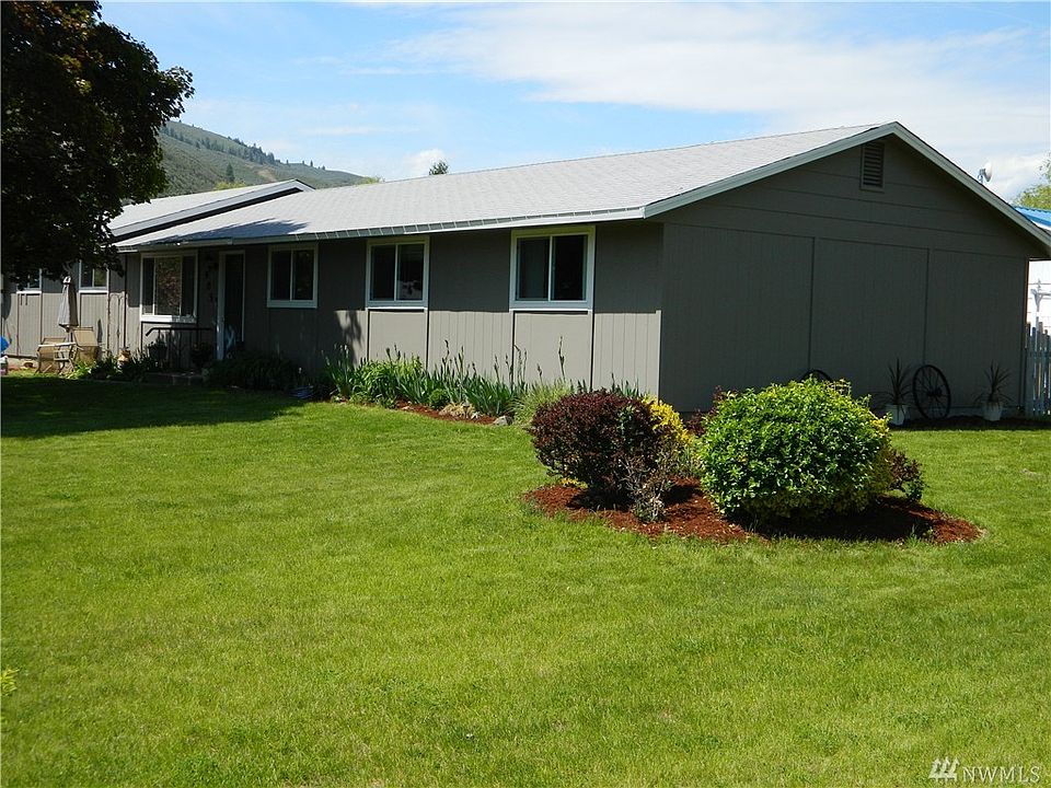 1st image of 905 3rd Ave