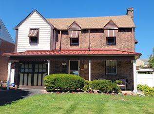 8016 Bridle Rd, Philadelphia, PA 19111