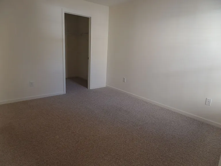 5353 Nottinghamshire Ln — Photo 17