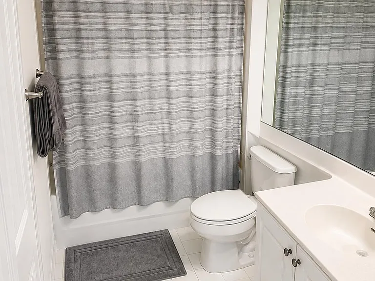 3600 Oaks #404 — Photo 8