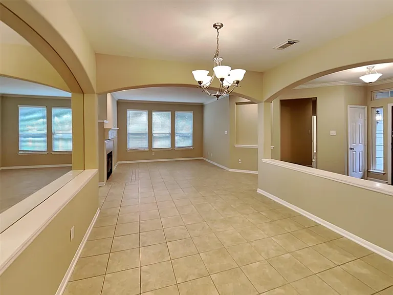 10923 Tattershall Ln — Photo 4