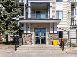 345 W Rocky Vista Park NW #203, Calgary, AB T3G 5K6