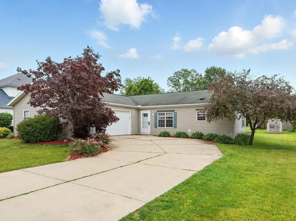 663 N Albert Eckert Dr, North Webster, IN 46555