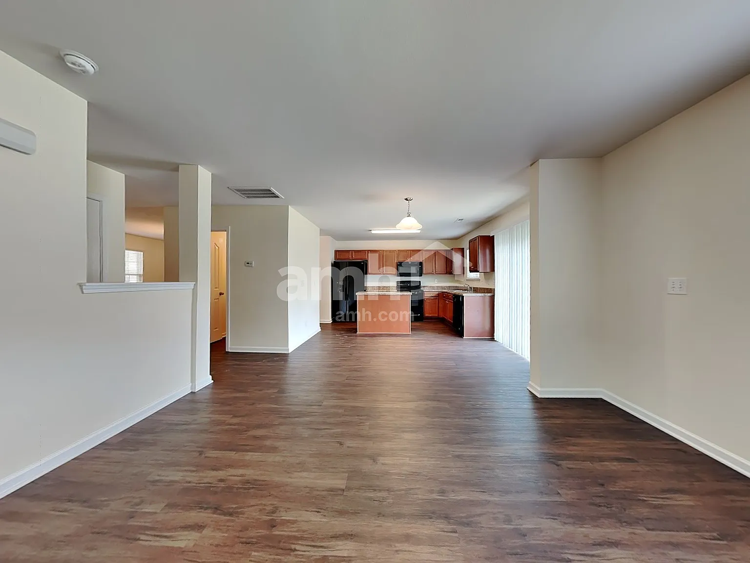 3 bed, 2.5 bath, 2231 sqft, $2,235 — Photo 3