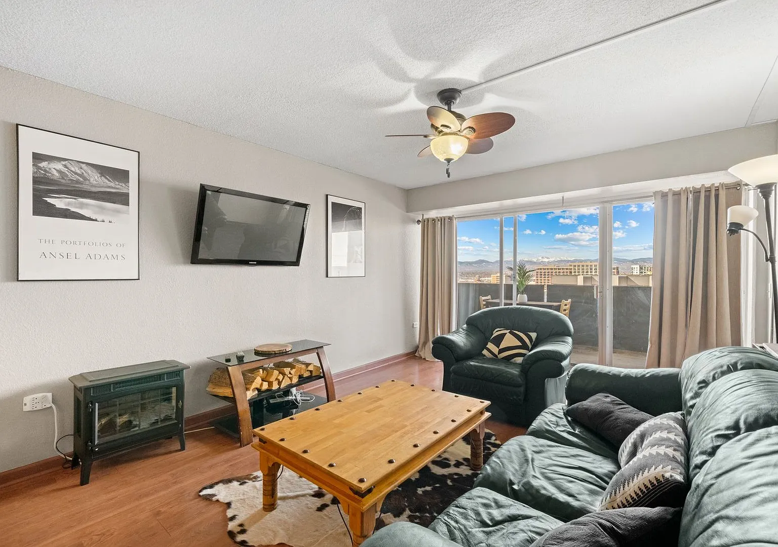 1BR/1Bath with Stunning City and Mountain Views 11th floor Condo in Gov Park — Photo 2