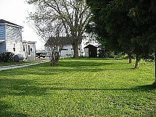 Right Side Yard/Barn