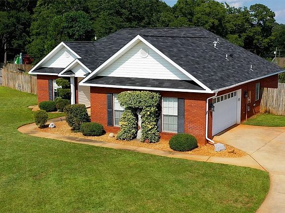 2nd image of 201 Fountain Crest Dr