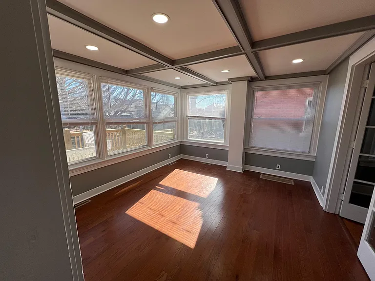 sunroom light and bright