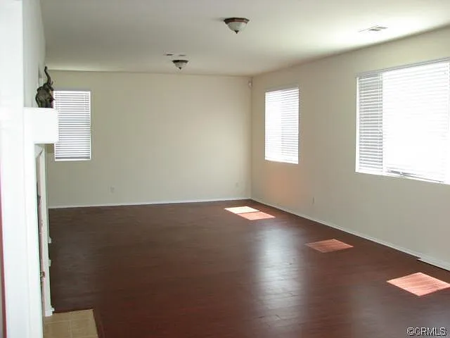 5 bed, 2.5 bath, 2950 sqft, $3,450 — Photo 3