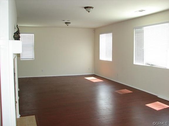 3rd image of 28291 Brodiaea Ave