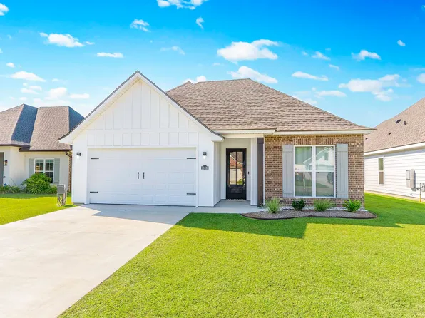 10433 Highland Lakes Dr, Denham Springs, LA 70726