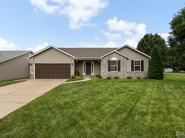 1447 Wood Haven Dr, Saint Charles, MO 63304