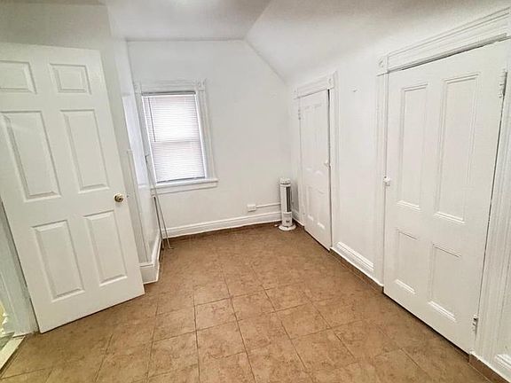 4th image of 59 46th St #3