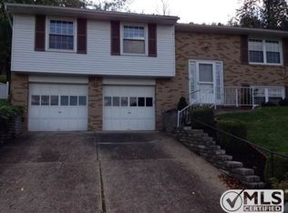 10 Barrows Rd, Wheeling, WV 26003