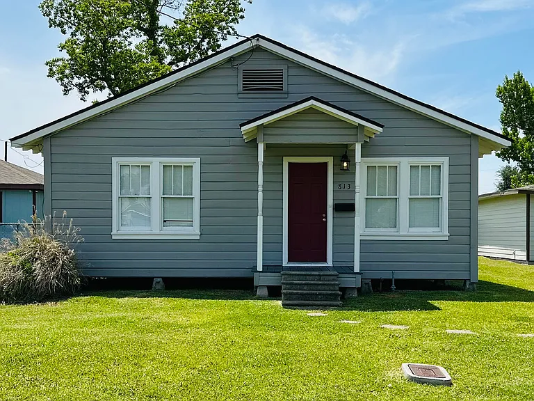 813 Lincoln St — Photo 1