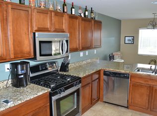 4925 W Rialto Ct, Visalia, CA 93277