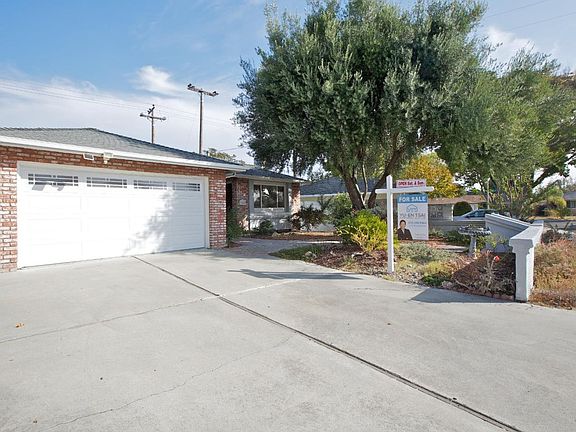 2nd image of 3463 Earl Dr