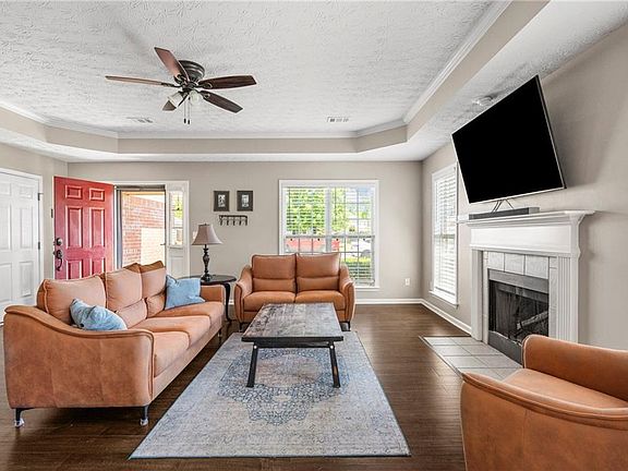 2nd image of 84 Lincolnshire Ln