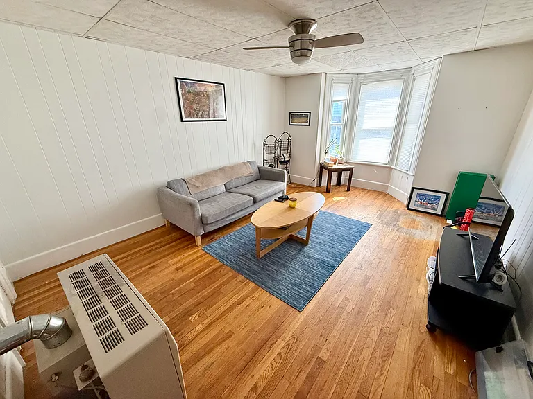 124 G St #1 — Photo 2