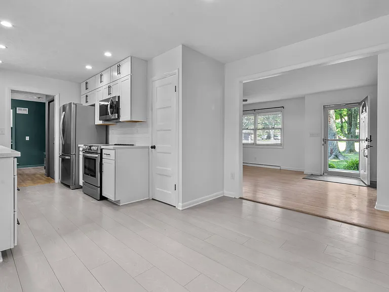 820 Eaglewood Dr — Photo 7
