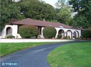 319 Wyndmoor Ln, Huntingdon Valley, PA 19006