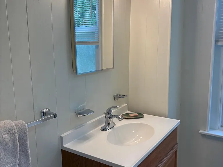 330 Broad St #2R — Photo 18