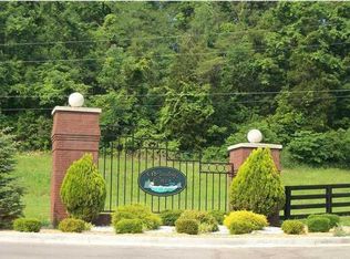 607 Winding Creek Dr, Shepherdsville, KY 40165