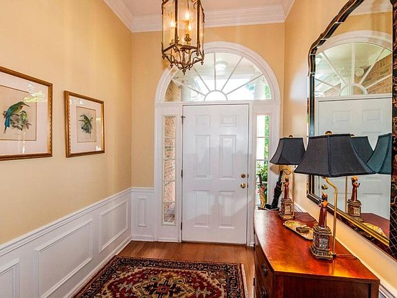 5th image of 1102 Milam Cir