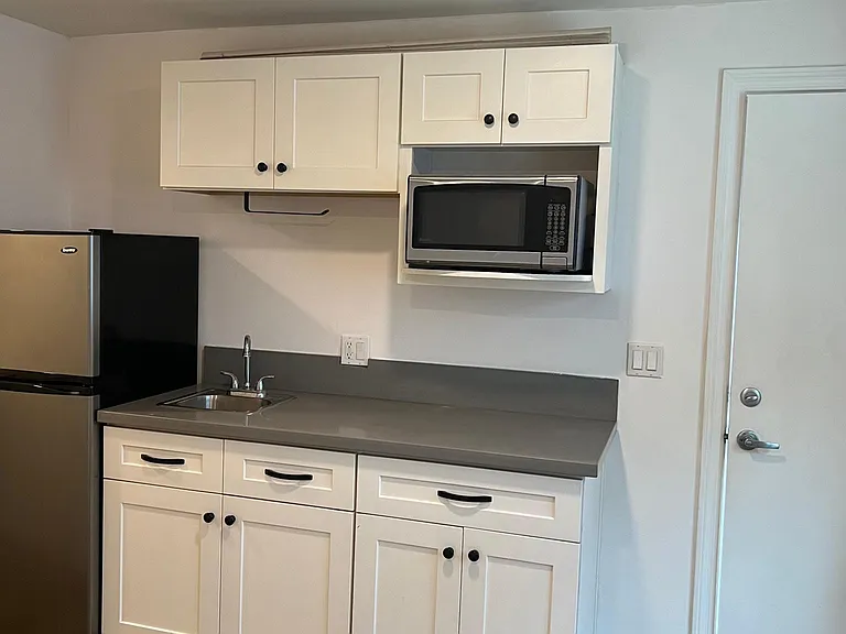 1036 N Bonnie Brae St #7 — Photo 8