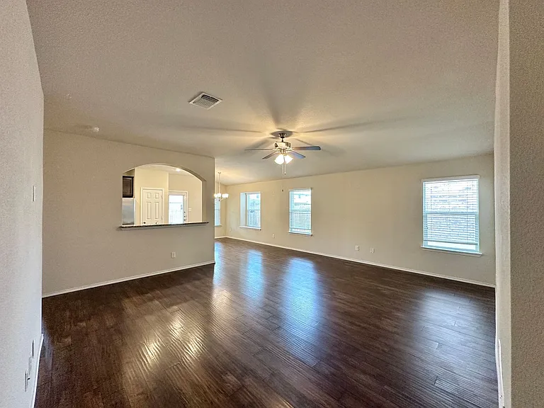 3414 Parkmill Dr — Photo 2