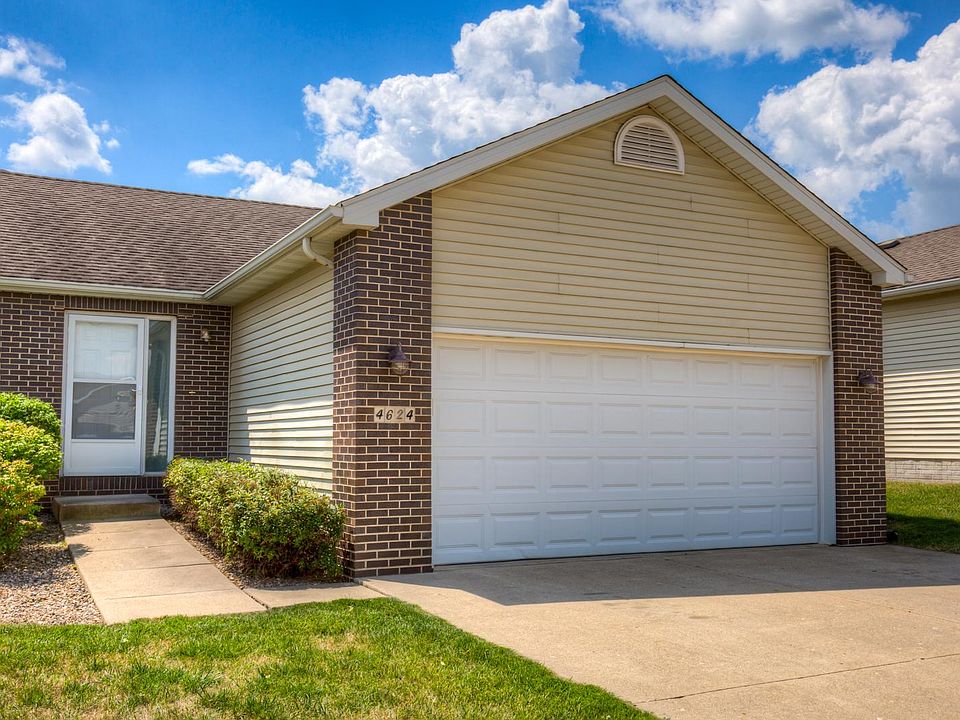 Unit available is 4706 Twain St (pictured here is unit 4624 Twain St which is also available)