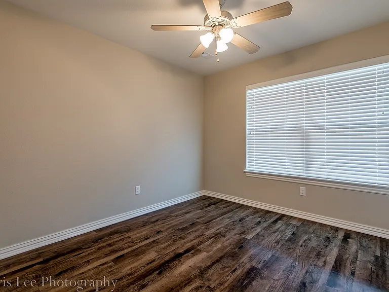 1635 S Borden St — Photo 13