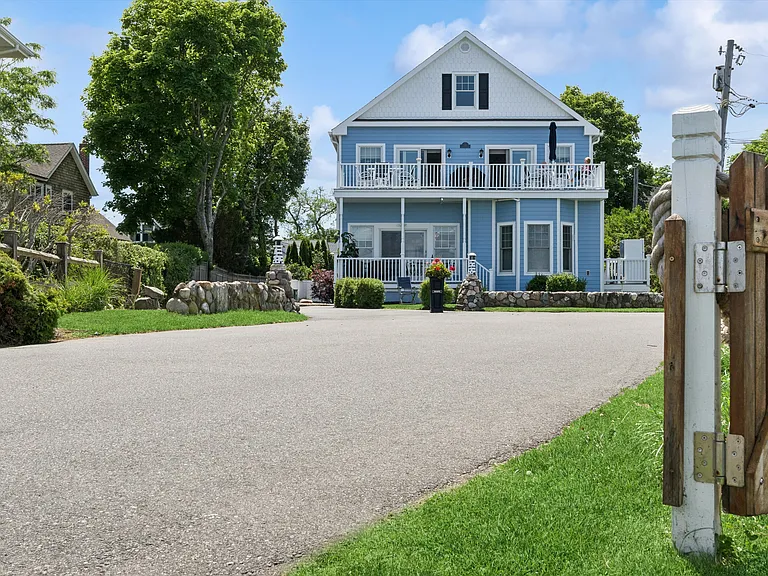 103 Sterling St — Photo 18